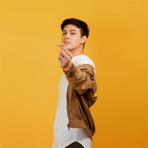 MIKO GALLARDO .
